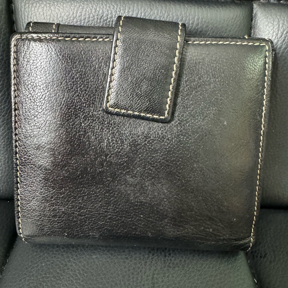 Gucci Capri French Flap Wallet - Picture 2 of 10